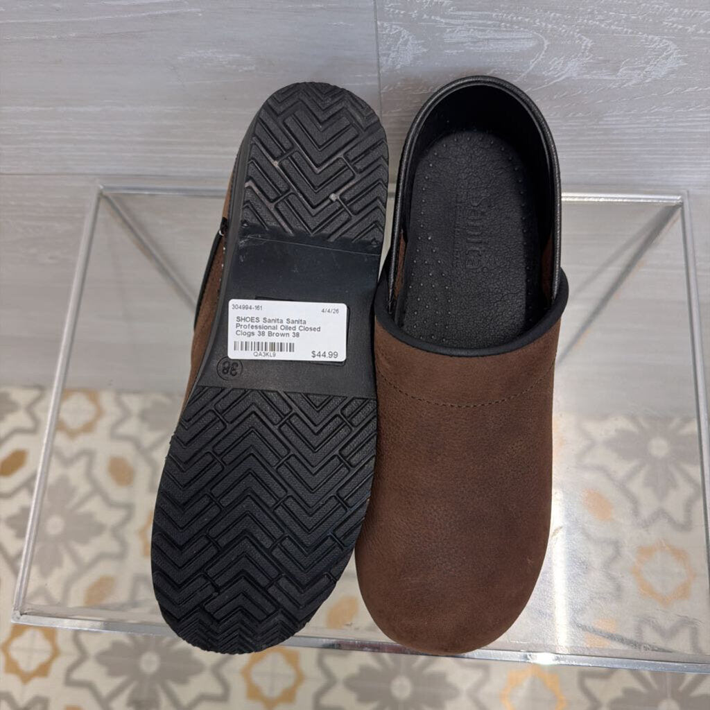 Sanita Professional Oiled Closed Clogs 38
