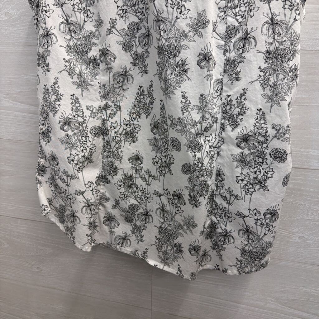 Banana Republic White/ Black Print Sleeveless Button Down Top 12