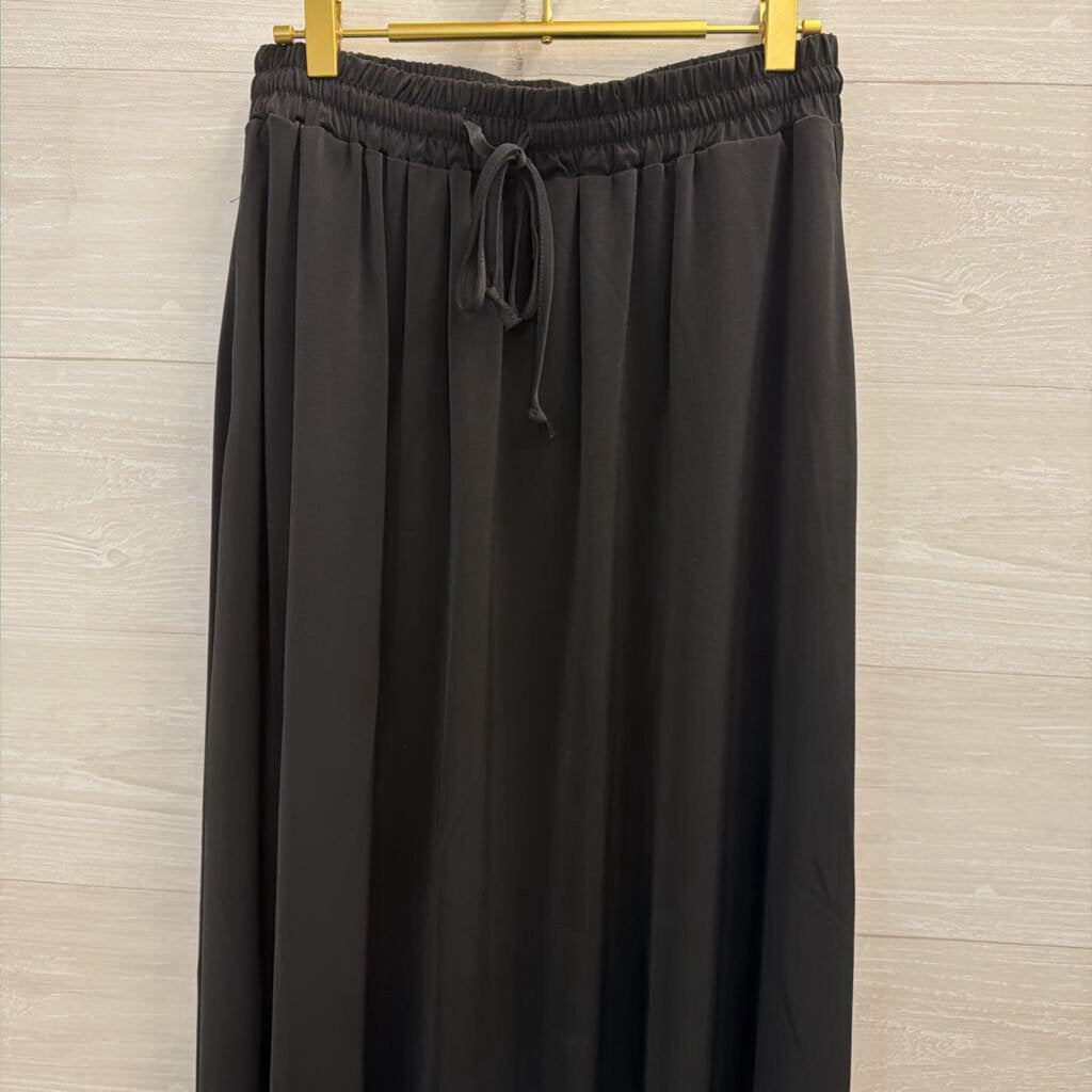 Yincro Black Maxi Skirt Large