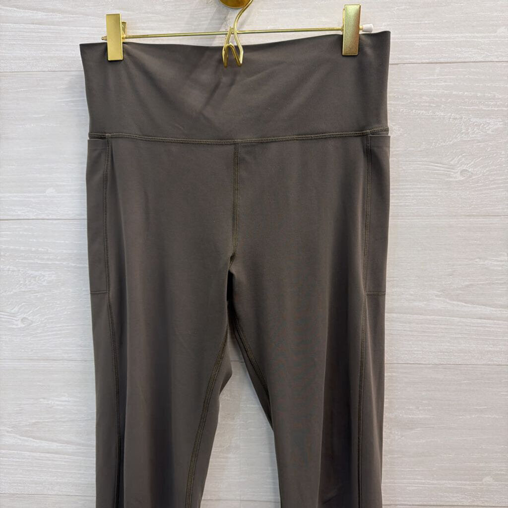 Vuori Soft Green Athletic Leggings Small