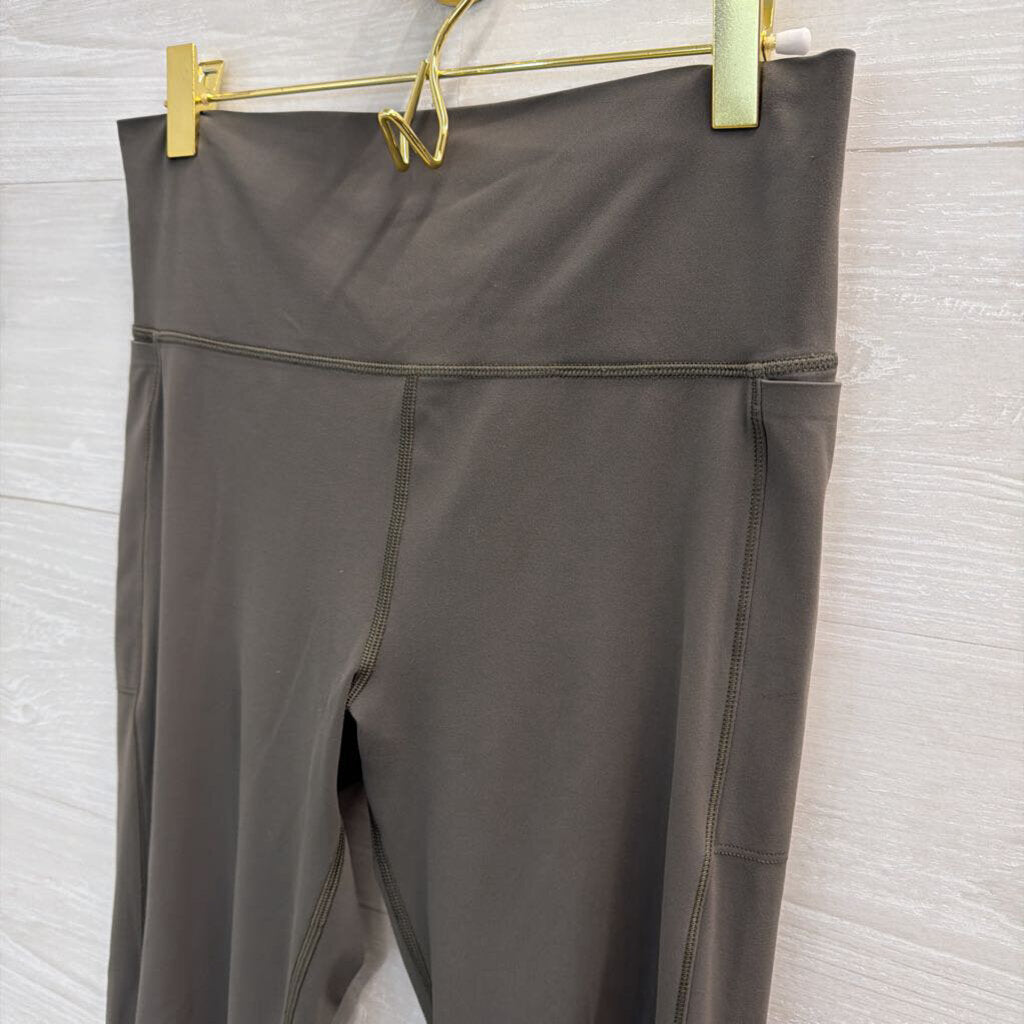 Vuori Soft Green Athletic Leggings Small