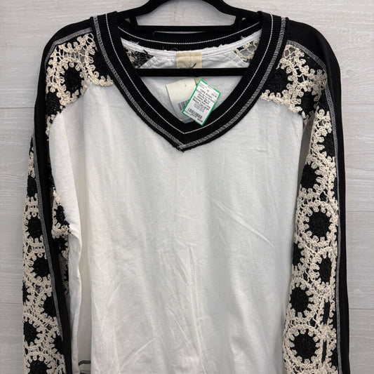 Artistic Works by Lu White/ Black Crochet Knit Long Sleeve Top Large
