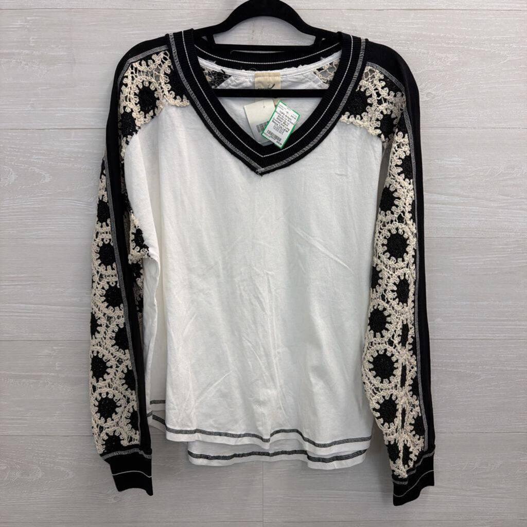 Artistic Works by Lu White/ Black Crochet Knit Long Sleeve Top Large