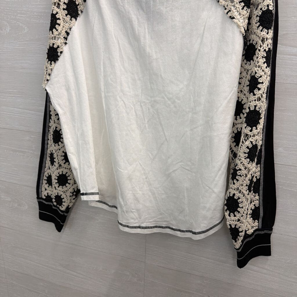Artistic Works by Lu White/ Black Crochet Knit Long Sleeve Top Large
