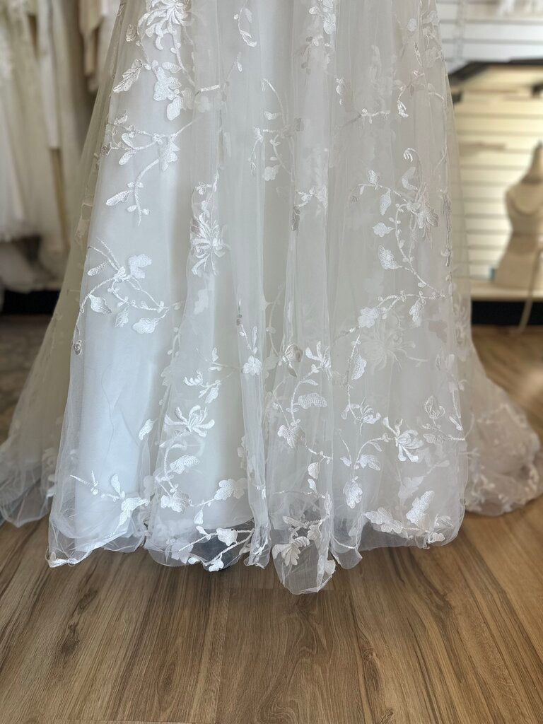 Essense of Australia D3258 Lace Applique A-Line Dress 10