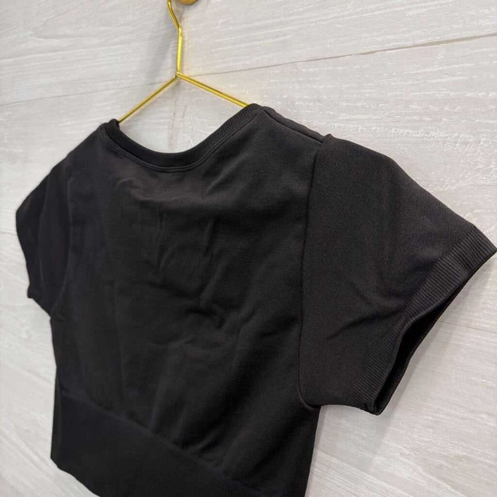 Offline by Aerie Black Cropped Short Sleeve Top Small
