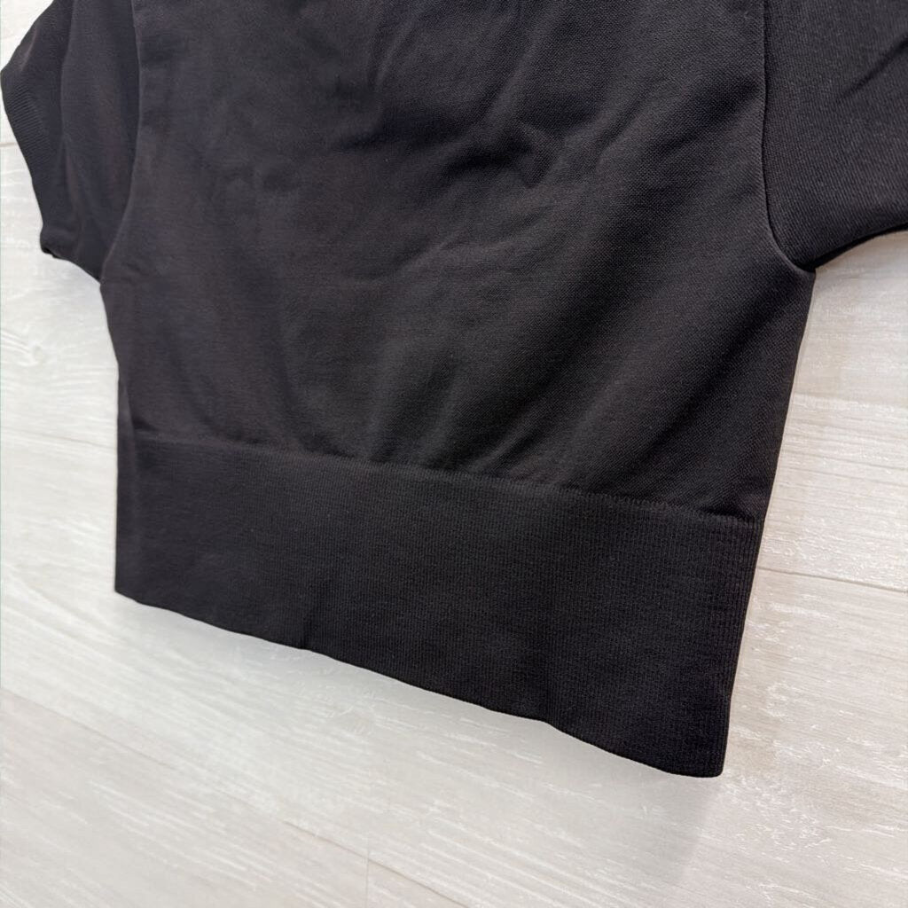 Offline by Aerie Black Cropped Short Sleeve Top Small