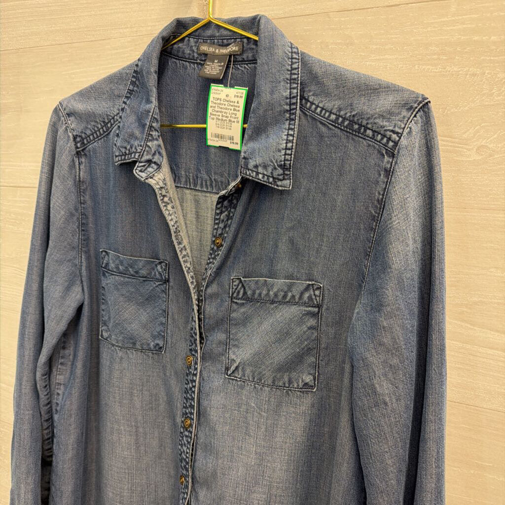 Chelsea and Theodore Blue Chambray Long Sleeve Snap Front Top Medium