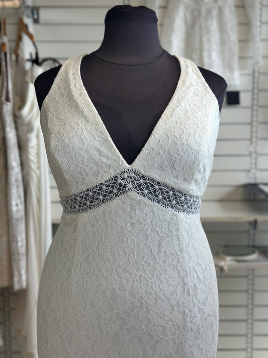 Galina V-Neck Lace Fitted Wedding Dress 20W