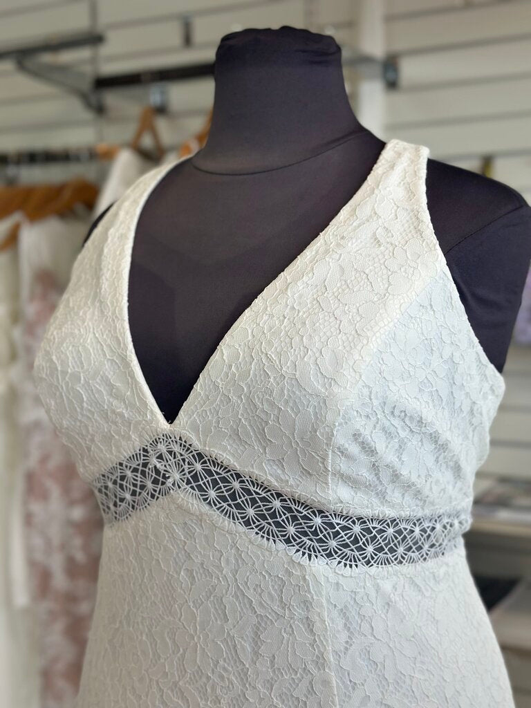 Galina V-Neck Lace Fitted Wedding Dress 20W