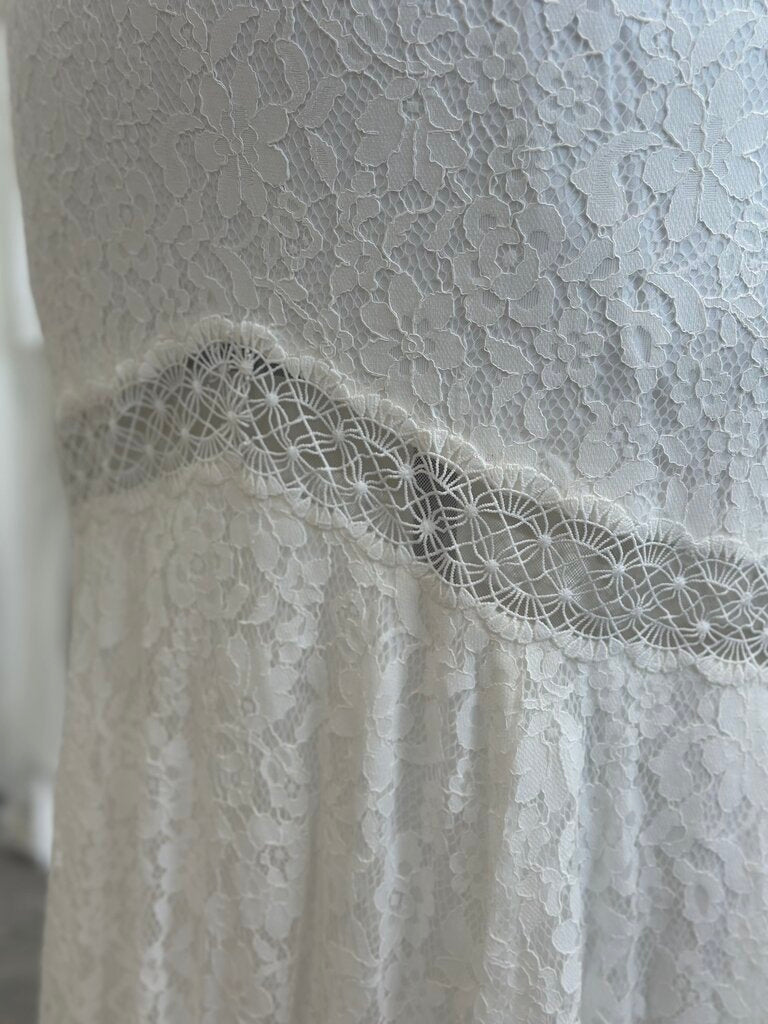 Galina V-Neck Lace Fitted Wedding Dress 20W