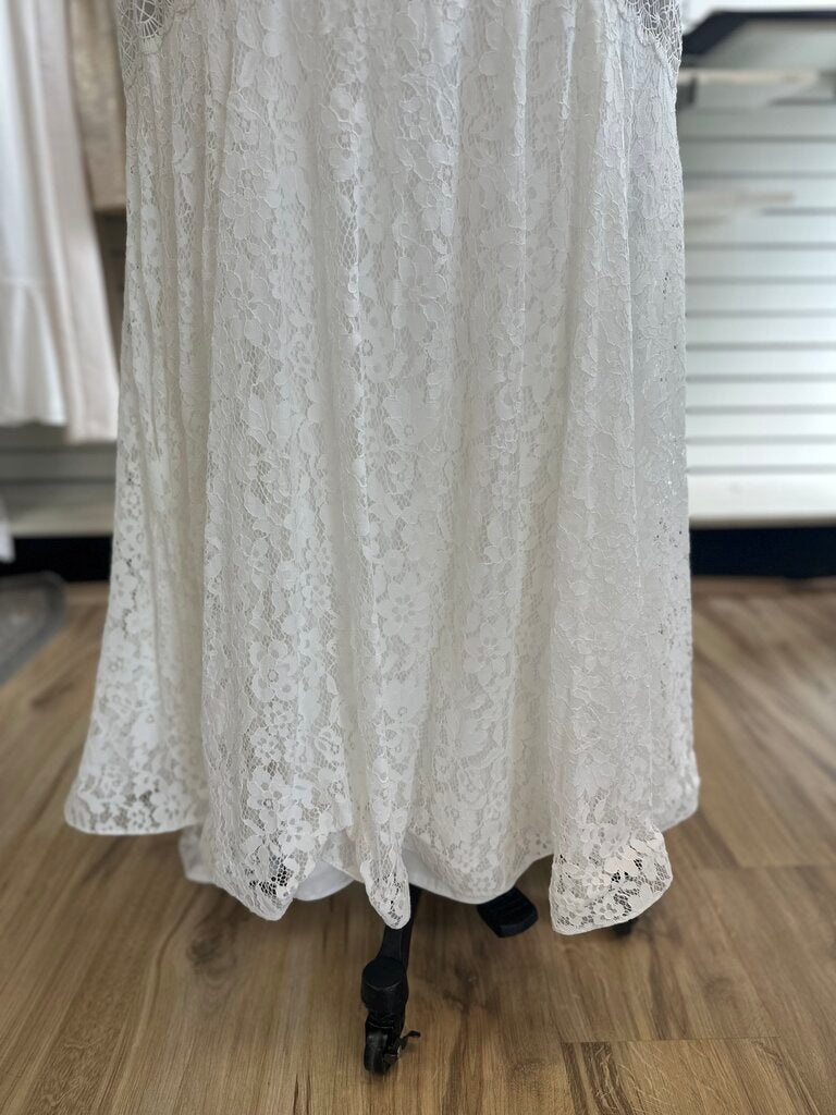 Galina V-Neck Lace Fitted Wedding Dress 20W