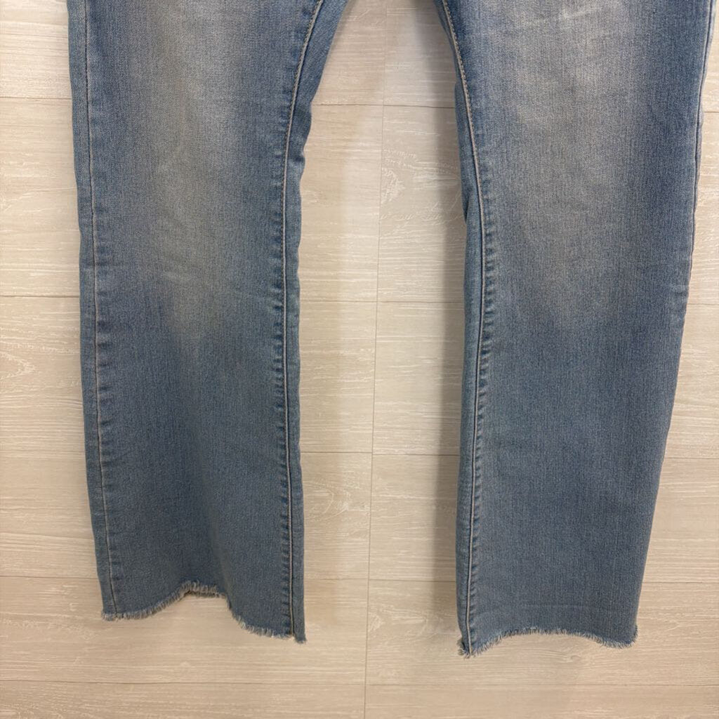 Levi Light Wash 726 Flare Jeans 30