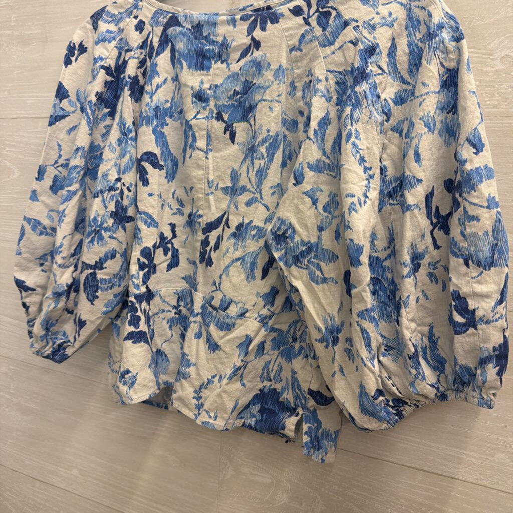 White/ Blue Print Cropped Short Puff Sleeve Top Medium