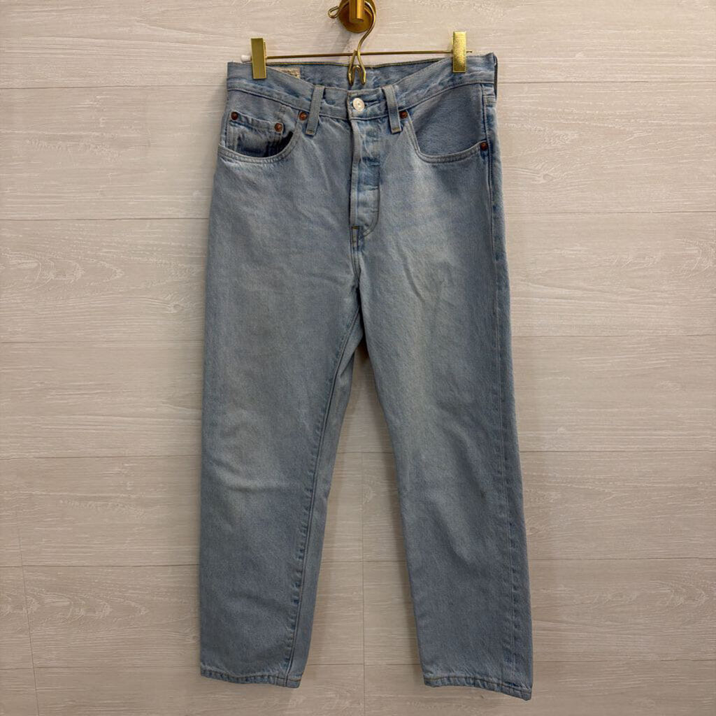Levi Light Wash 501 Straight Leg Jeans 26