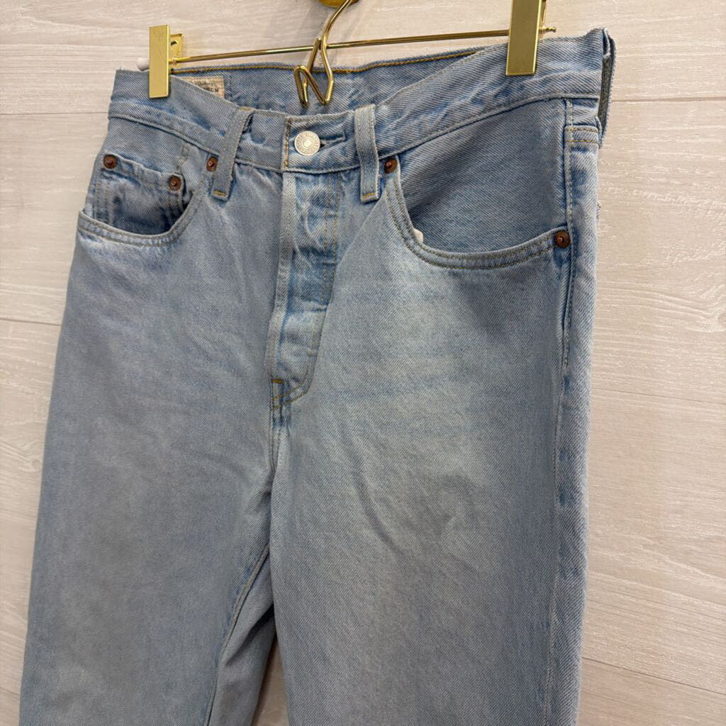 Levi Light Wash 501 Straight Leg Jeans 26