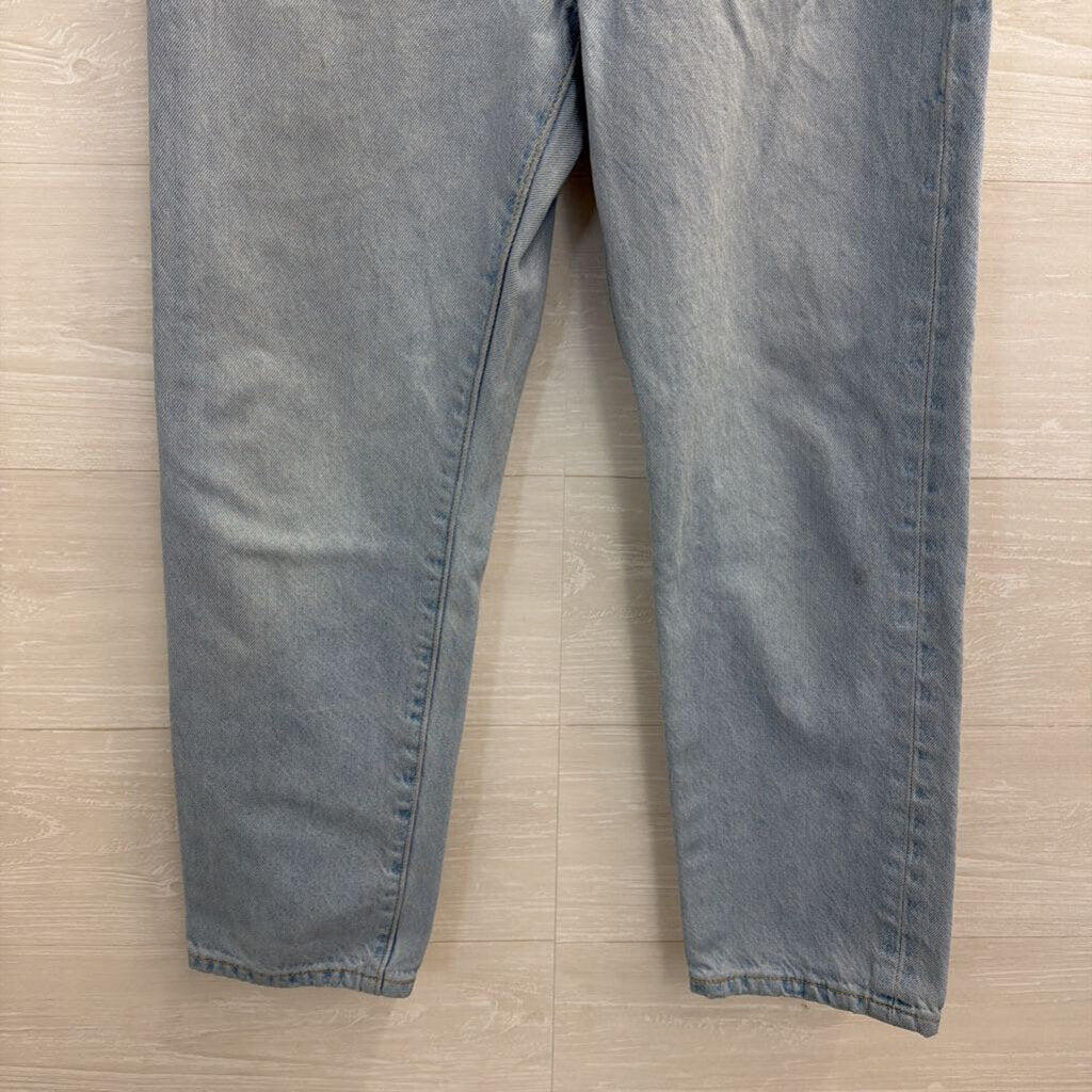 Levi Light Wash 501 Straight Leg Jeans 26
