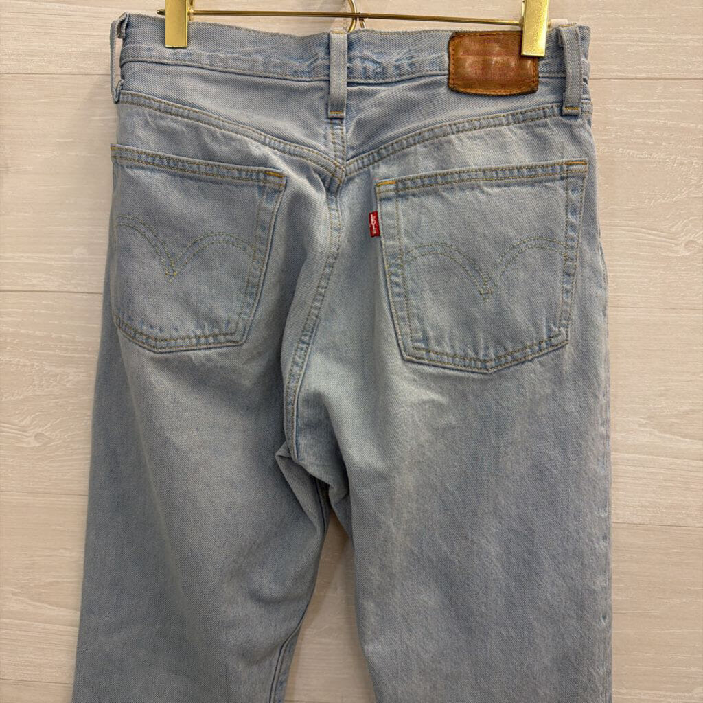 Levi Light Wash 501 Straight Leg Jeans 26