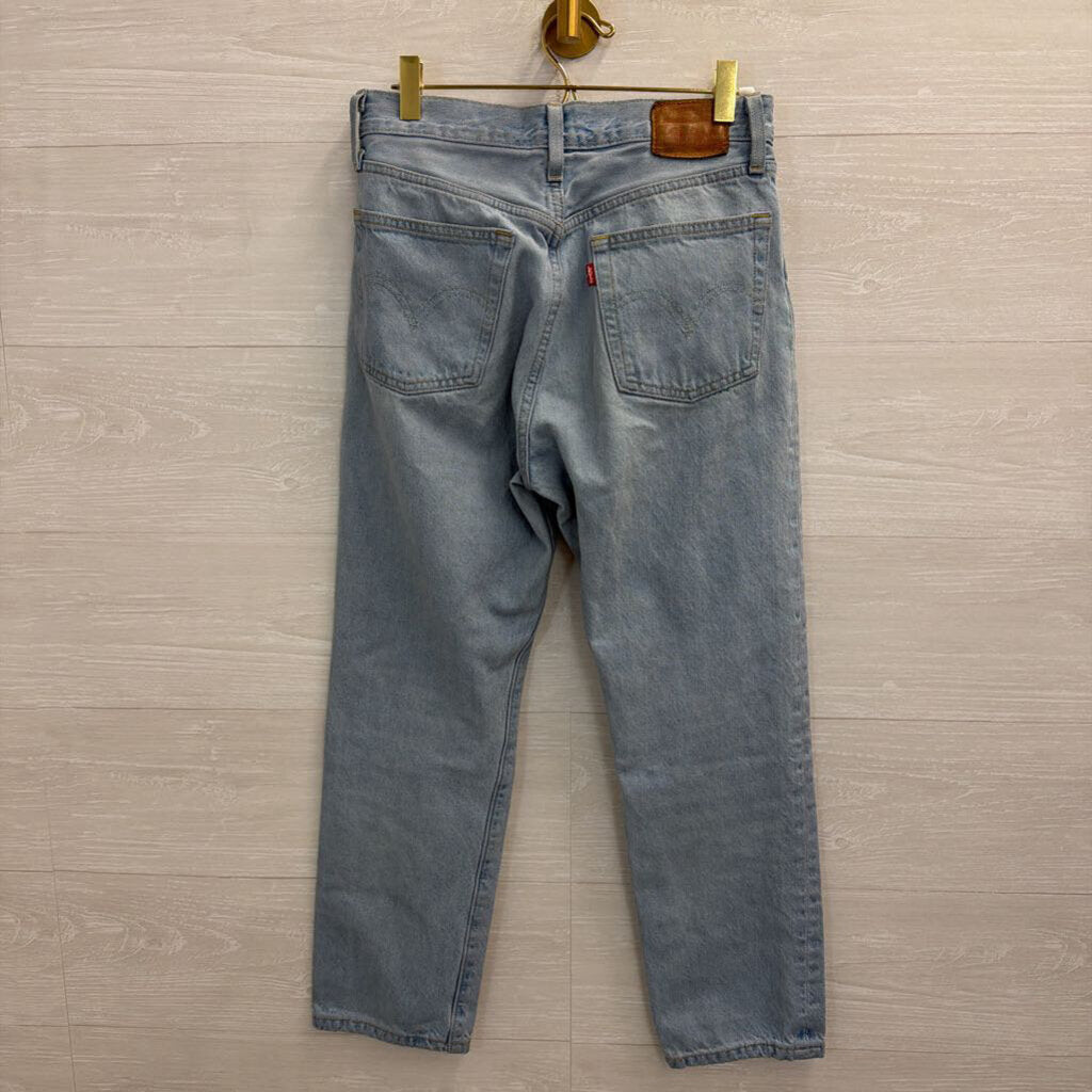 Levi Light Wash 501 Straight Leg Jeans 26