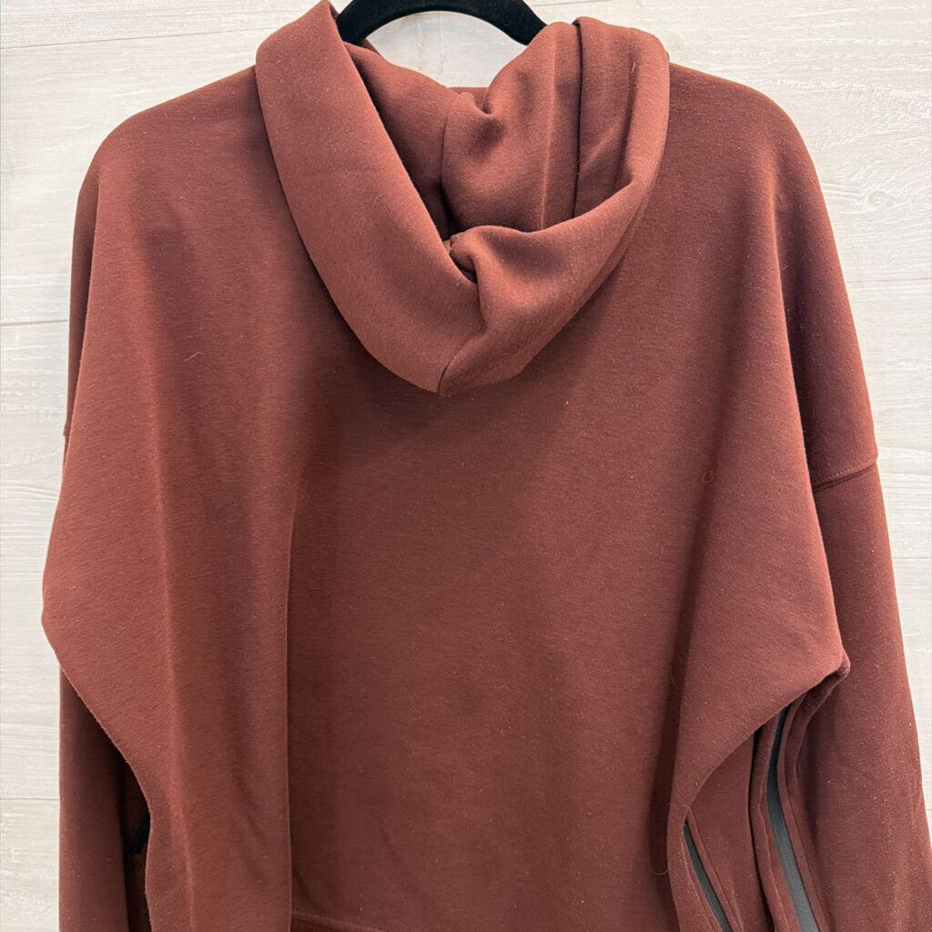 On Cloud Burgundy Hoodie Medium