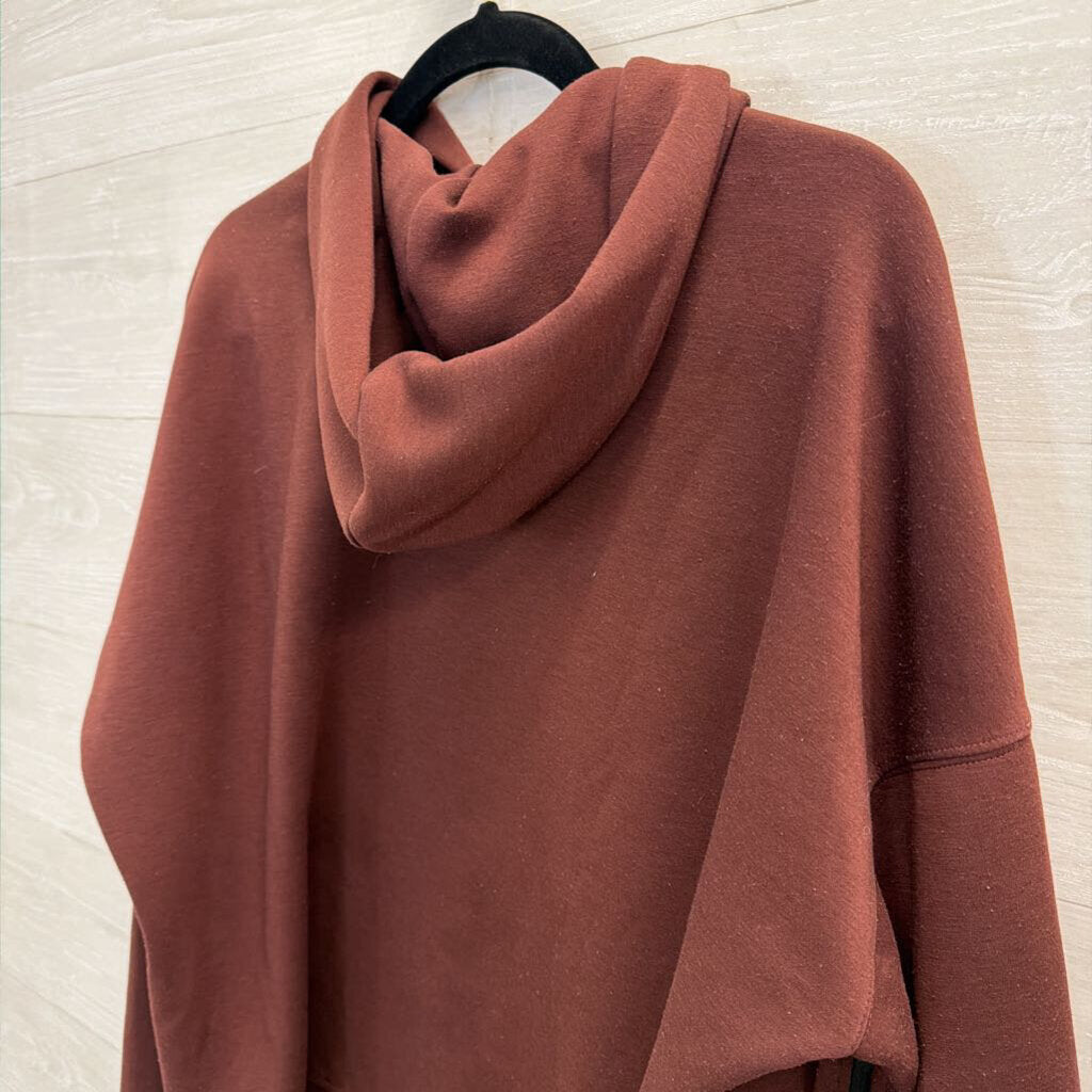 On Cloud Burgundy Hoodie Medium