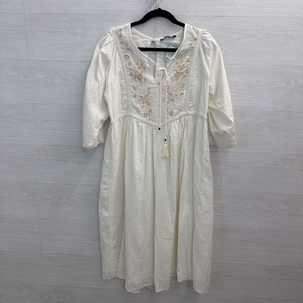 Black Tape Cream/ Brown Embroidered Long Sleeve Midi Dress Large