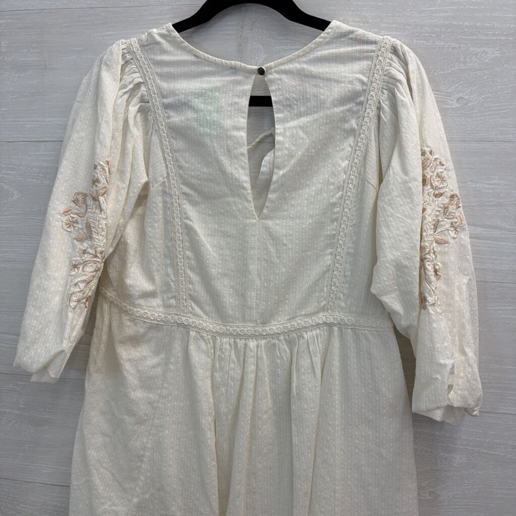 Black Tape Cream/ Brown Embroidered Long Sleeve Midi Dress Large
