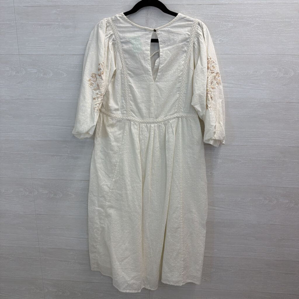 Black Tape Cream/ Brown Embroidered Long Sleeve Midi Dress Large