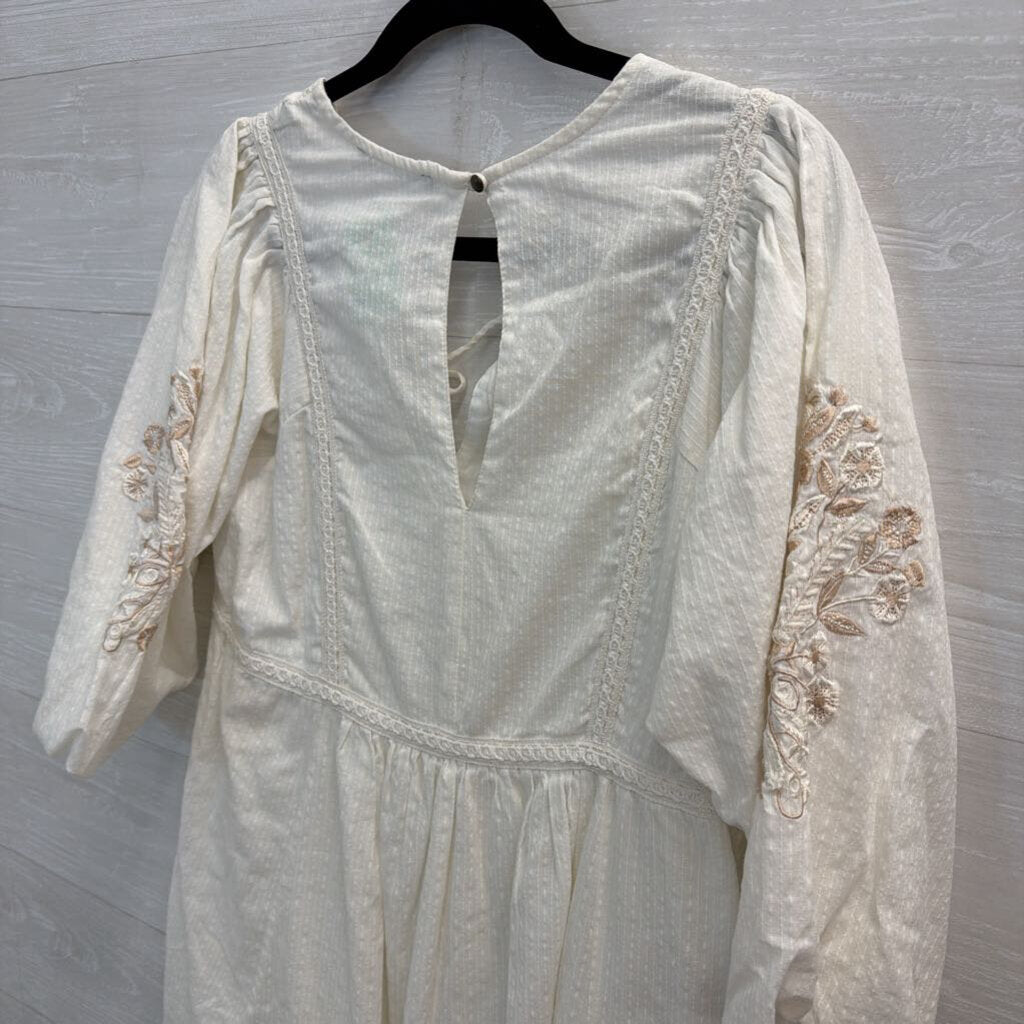 Black Tape Cream/ Brown Embroidered Long Sleeve Midi Dress Large