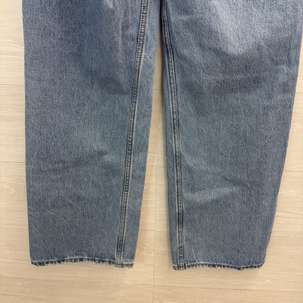 Levi Light Wash Low Loose Jeans 26