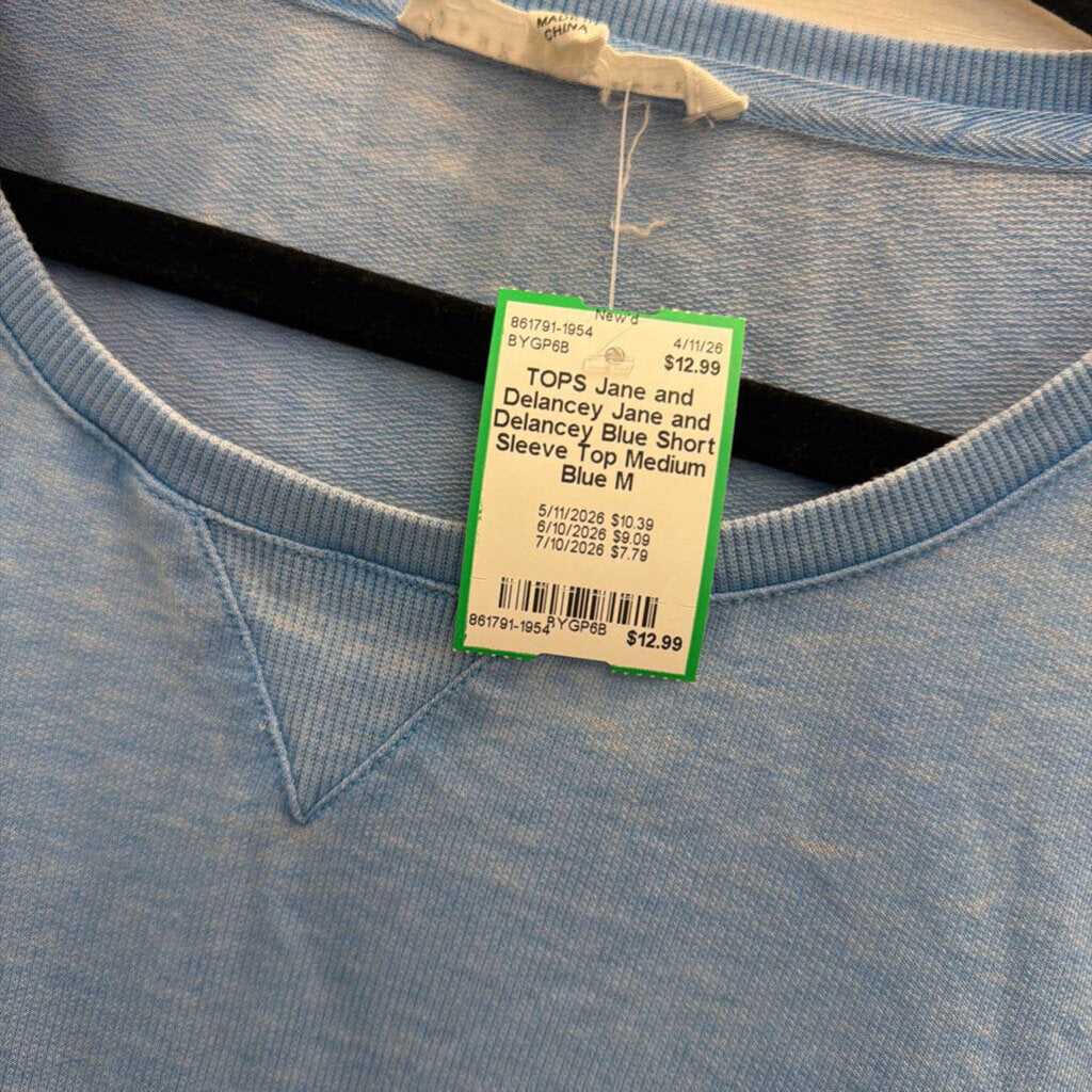 Jane and Delancey Blue Short Sleeve Top Medium