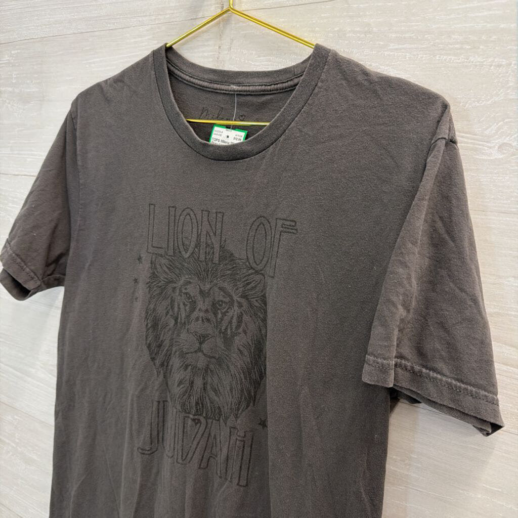 Milena Grey Lion of Judah Short Sleeve Graphic Tee Medium
