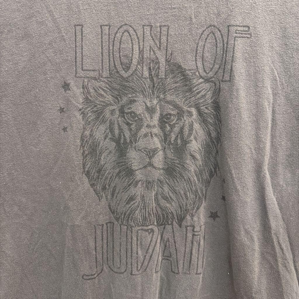 Milena Grey Lion of Judah Short Sleeve Graphic Tee Medium