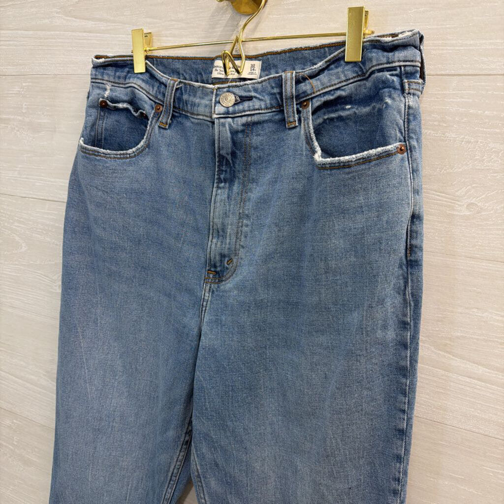 Abercrombie and Fitch Medium Wash The 90s Slim Straight Ultra High Rise Jeans 32