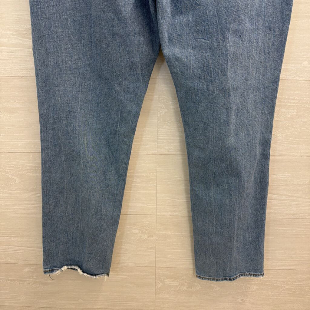 Abercrombie and Fitch Medium Wash The 90s Slim Straight Ultra High Rise Jeans 32