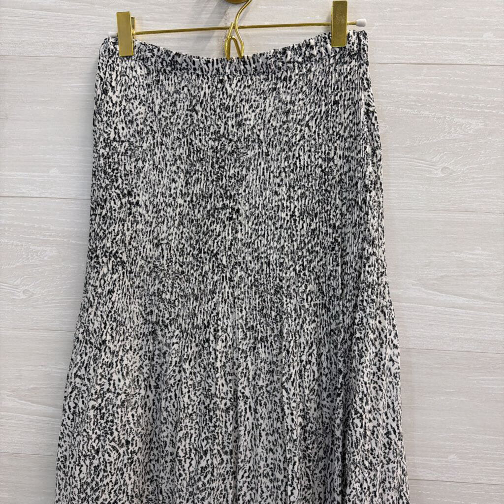 Banana Republic White/ Black Print Midi Skirt Extra Small