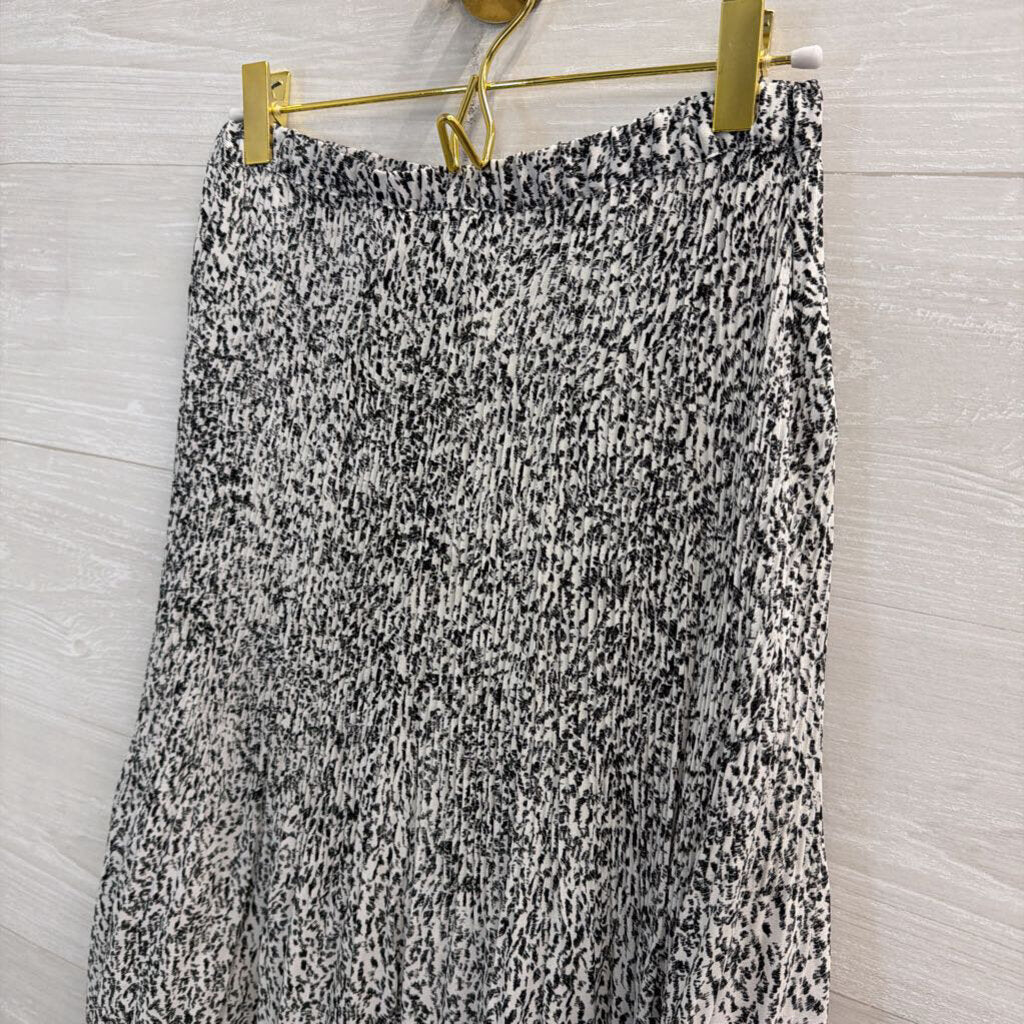 Banana Republic White/ Black Print Midi Skirt Extra Small