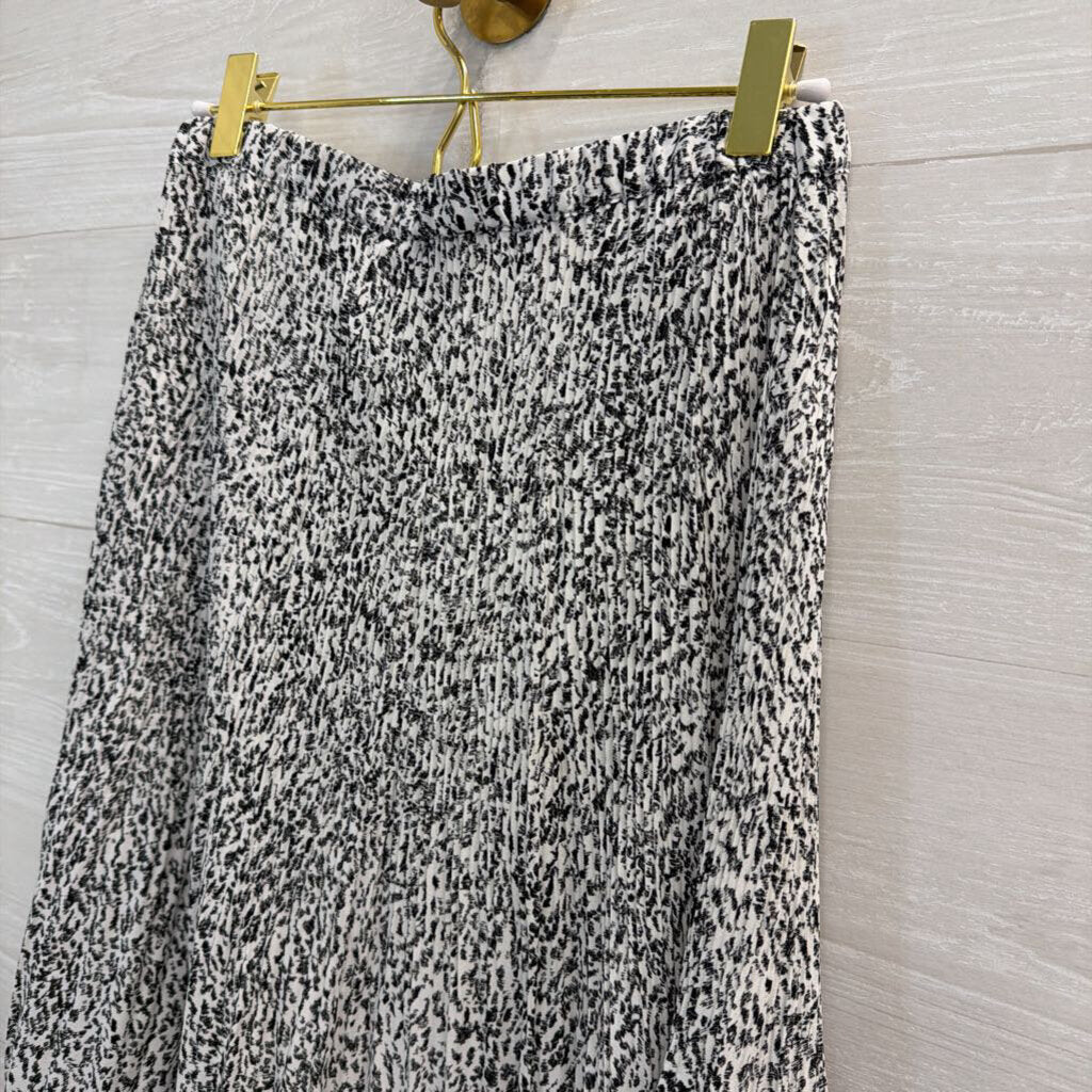 Banana Republic White/ Black Print Midi Skirt Extra Small