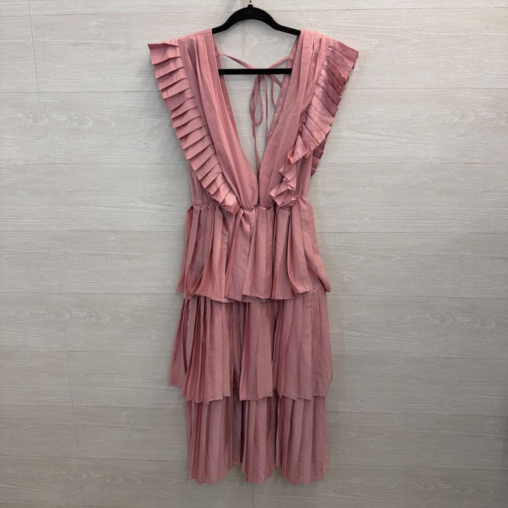 Strut and Bolt Pink Silky Pleated Tiered Short Sleeve Midi Dress Small