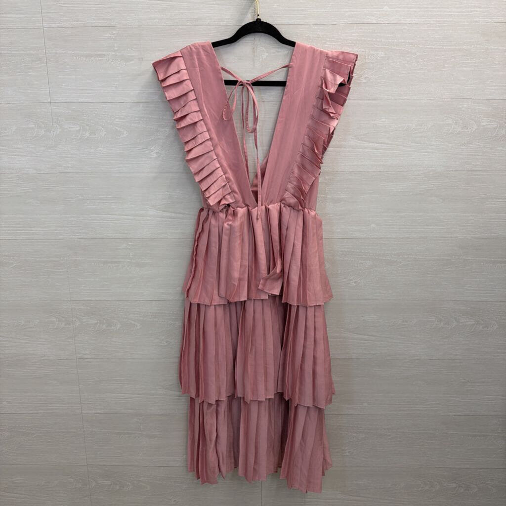 Strut and Bolt Pink Silky Pleated Tiered Short Sleeve Midi Dress Small