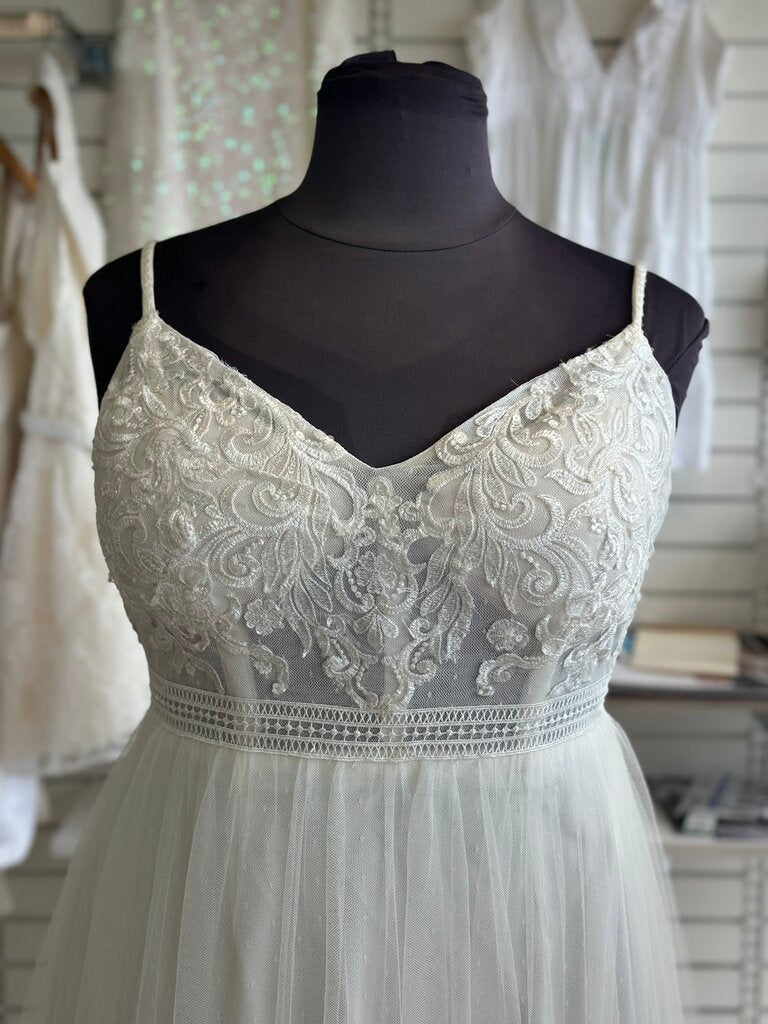 Melissa Sweet Tiered Skirt Boho Wedding Dress 16W