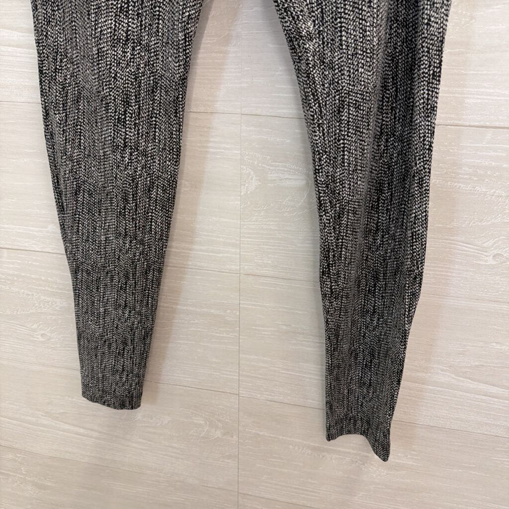 Black/White Printed Cropped Leggings Smamll