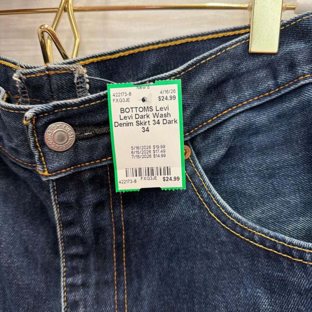 Levi Dark Wash Denim Skirt 34