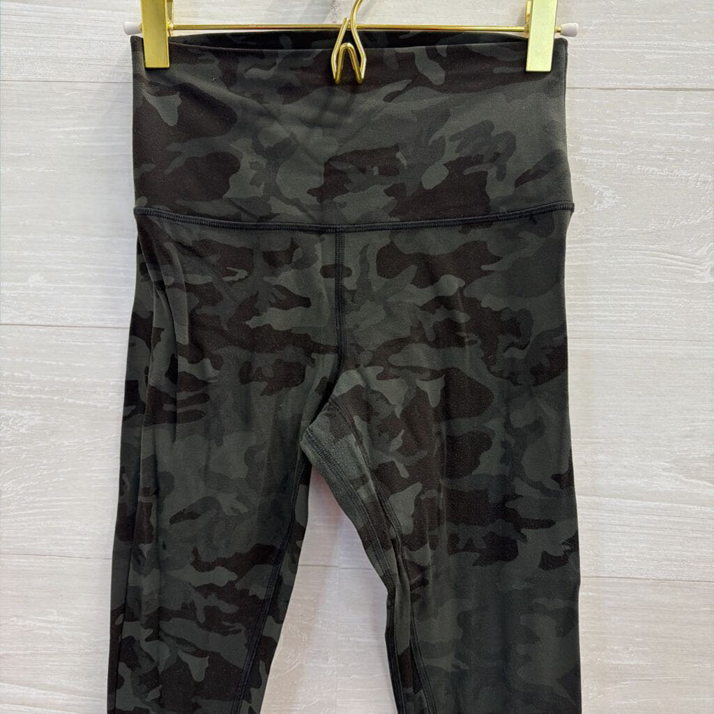 Lululemon Cropped Camo Leggings 4