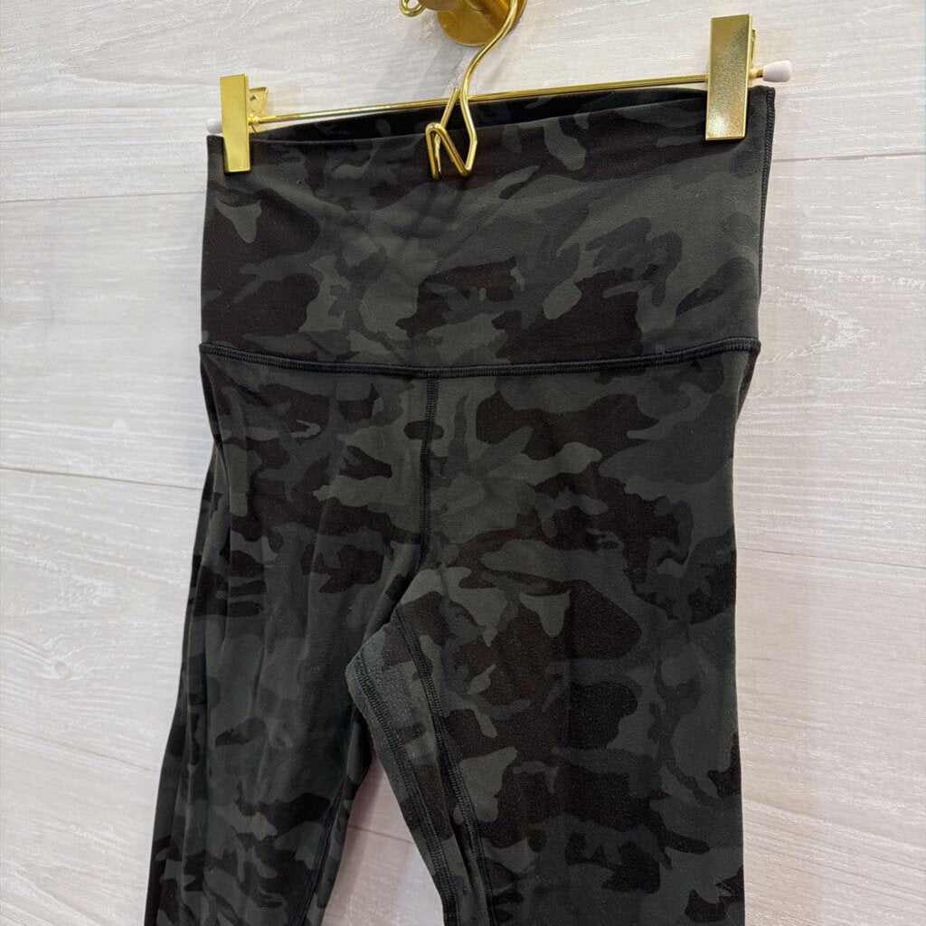 Lululemon Cropped Camo Leggings 4