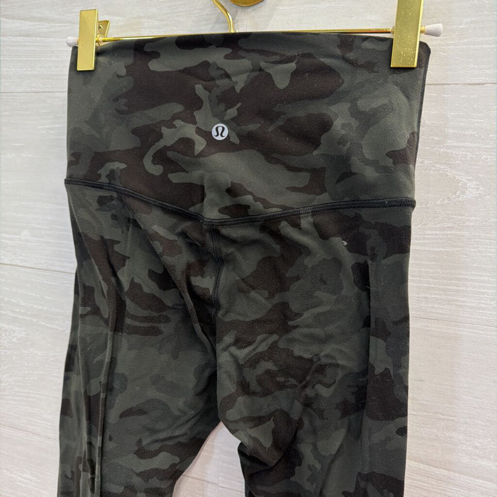 Lululemon Cropped Camo Leggings 4