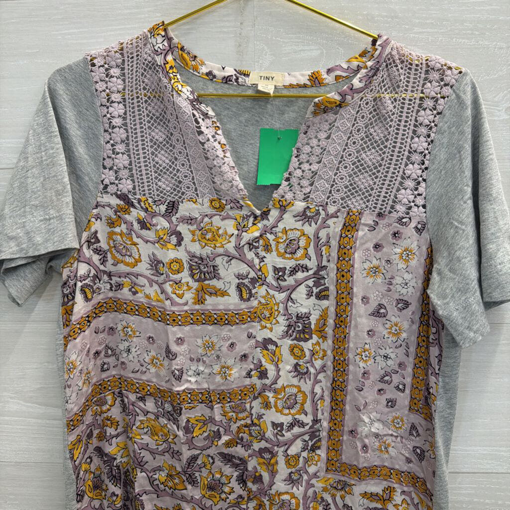 Tiny Grey/ Multi Print Short Sleeve Top Small