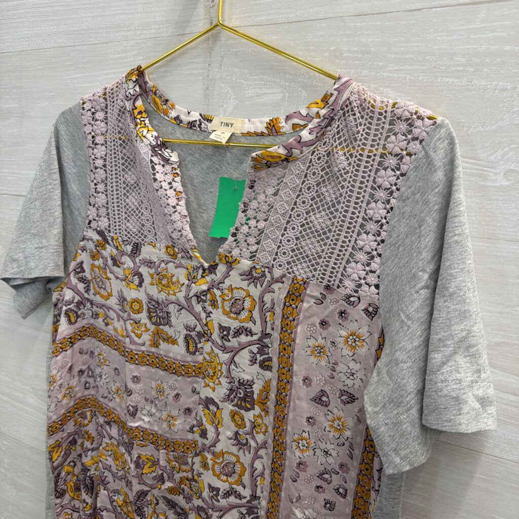 Tiny Grey/ Multi Print Short Sleeve Top Small