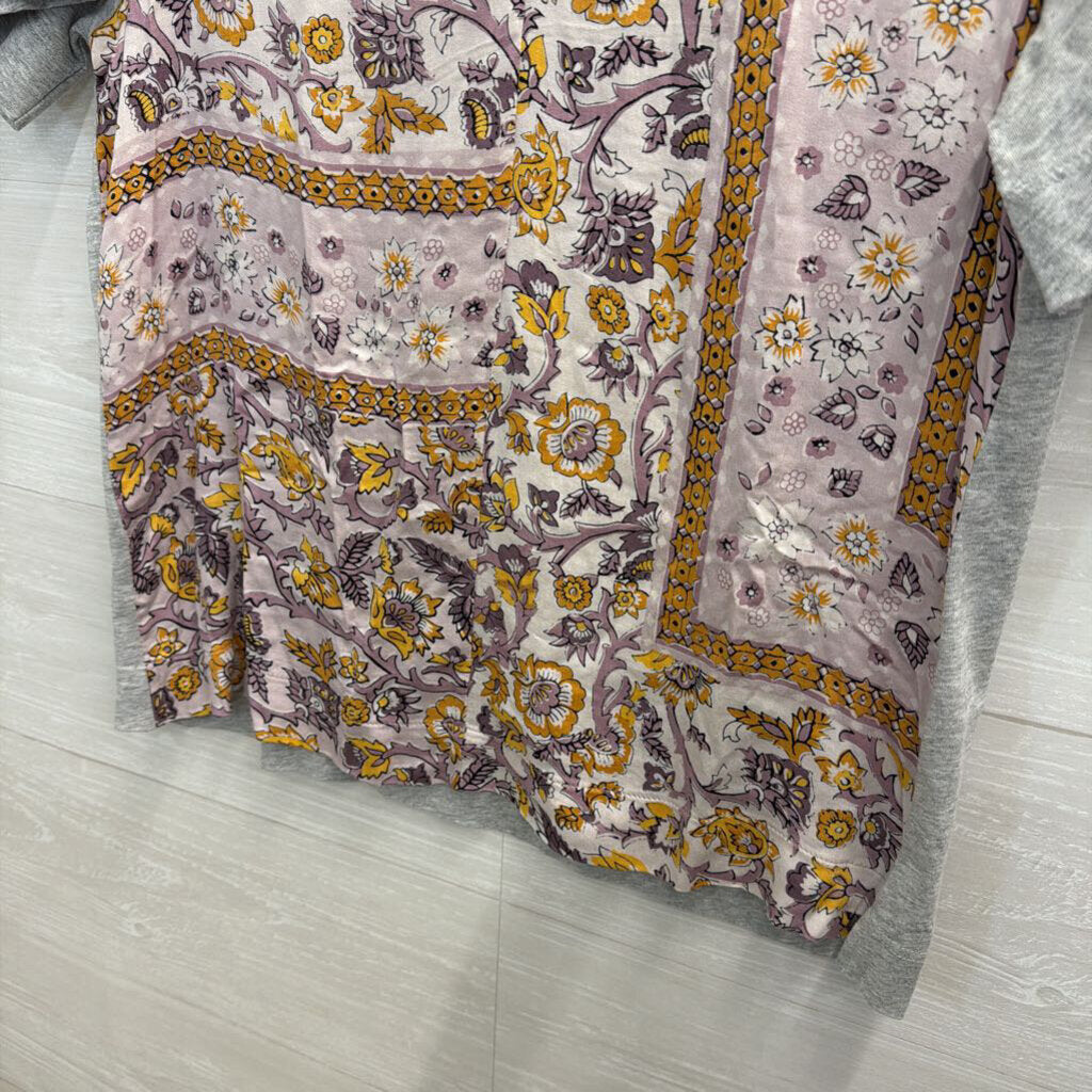 Tiny Grey/ Multi Print Short Sleeve Top Small