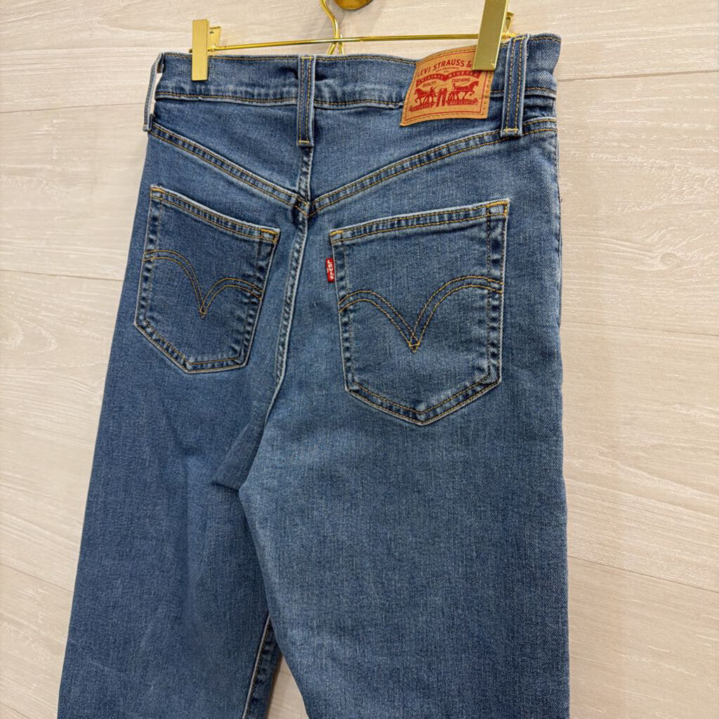Levi Medium Wash Ribcage Straight Ankle Jeans 28